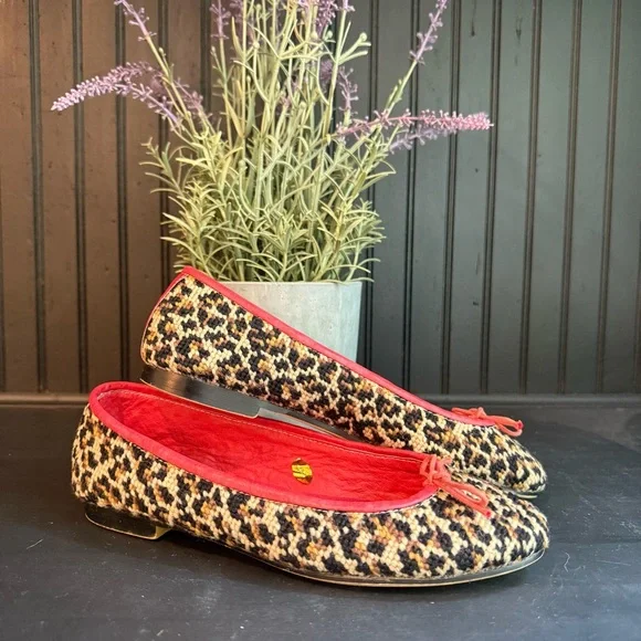 Soles by Paige Leopard Print Needlepoint Ballet Flats with Red Leather Trim 7.5 - Picture 3 of 6